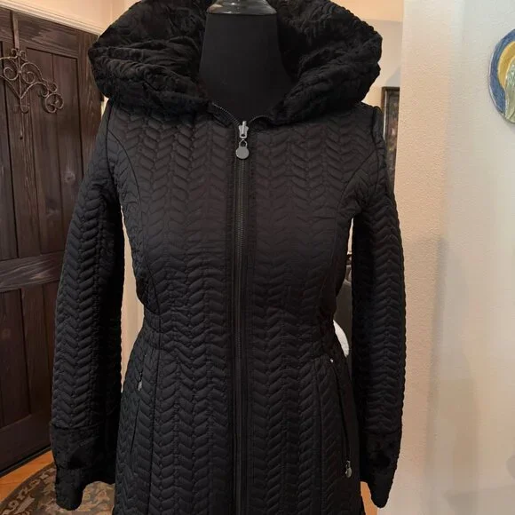 Black Reversible Fitted Lambs Wool/Quilted Coat - Picture 10 of 10